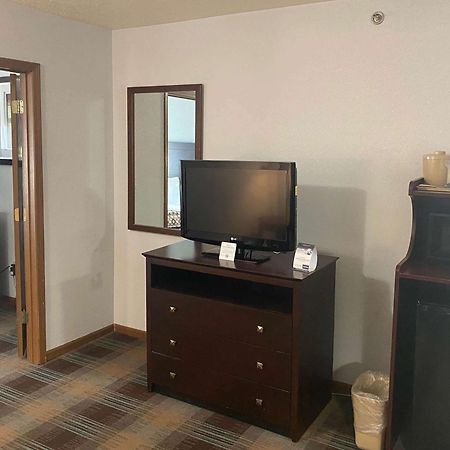 Baymont By Wyndham Danville Il Екстериор снимка