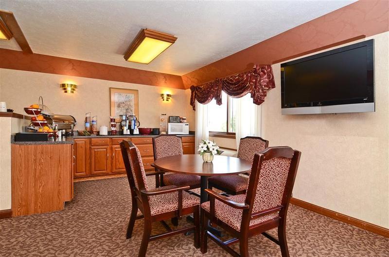 Baymont By Wyndham Danville Il Екстериор снимка