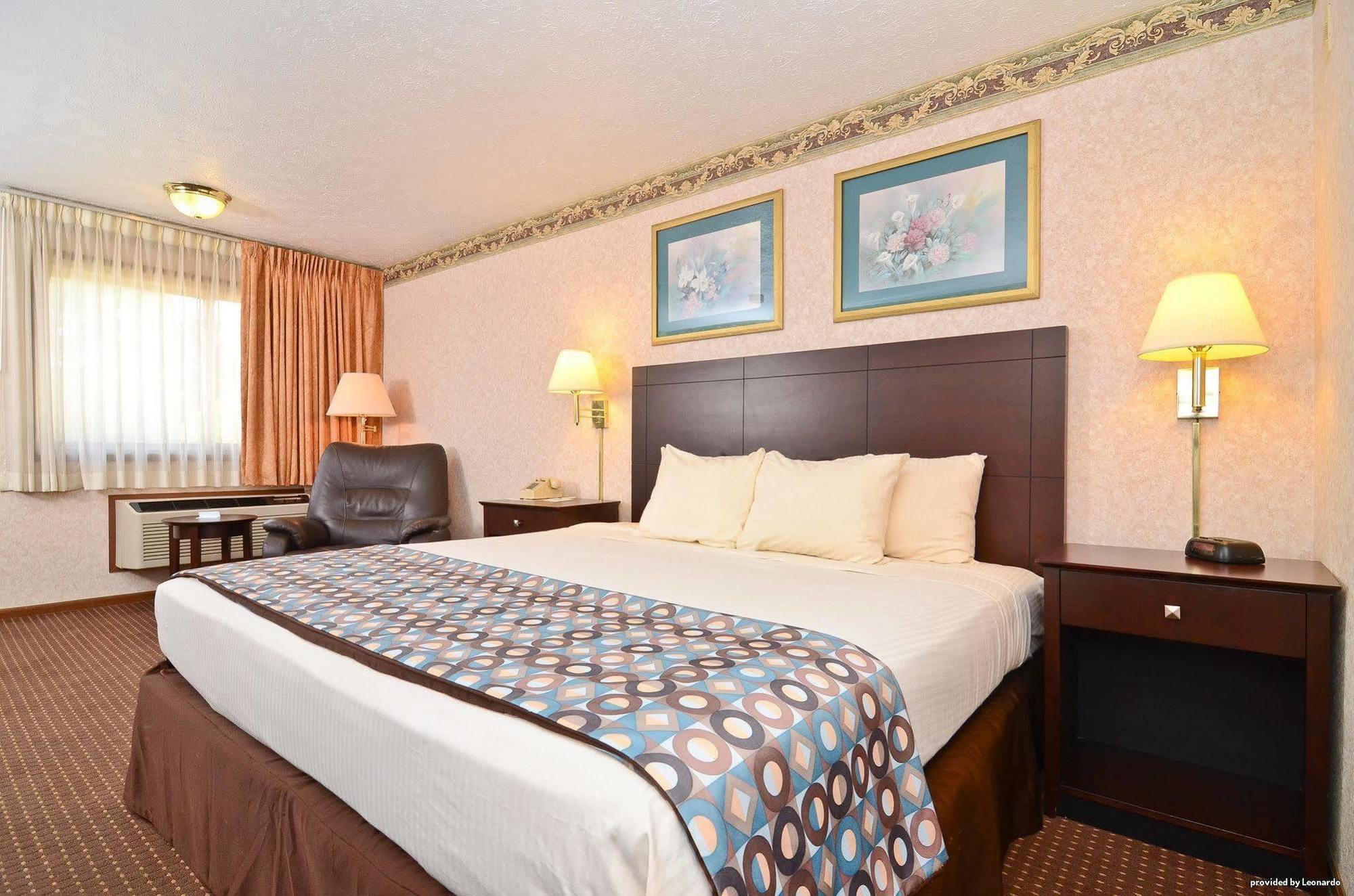 Baymont By Wyndham Danville Il Екстериор снимка