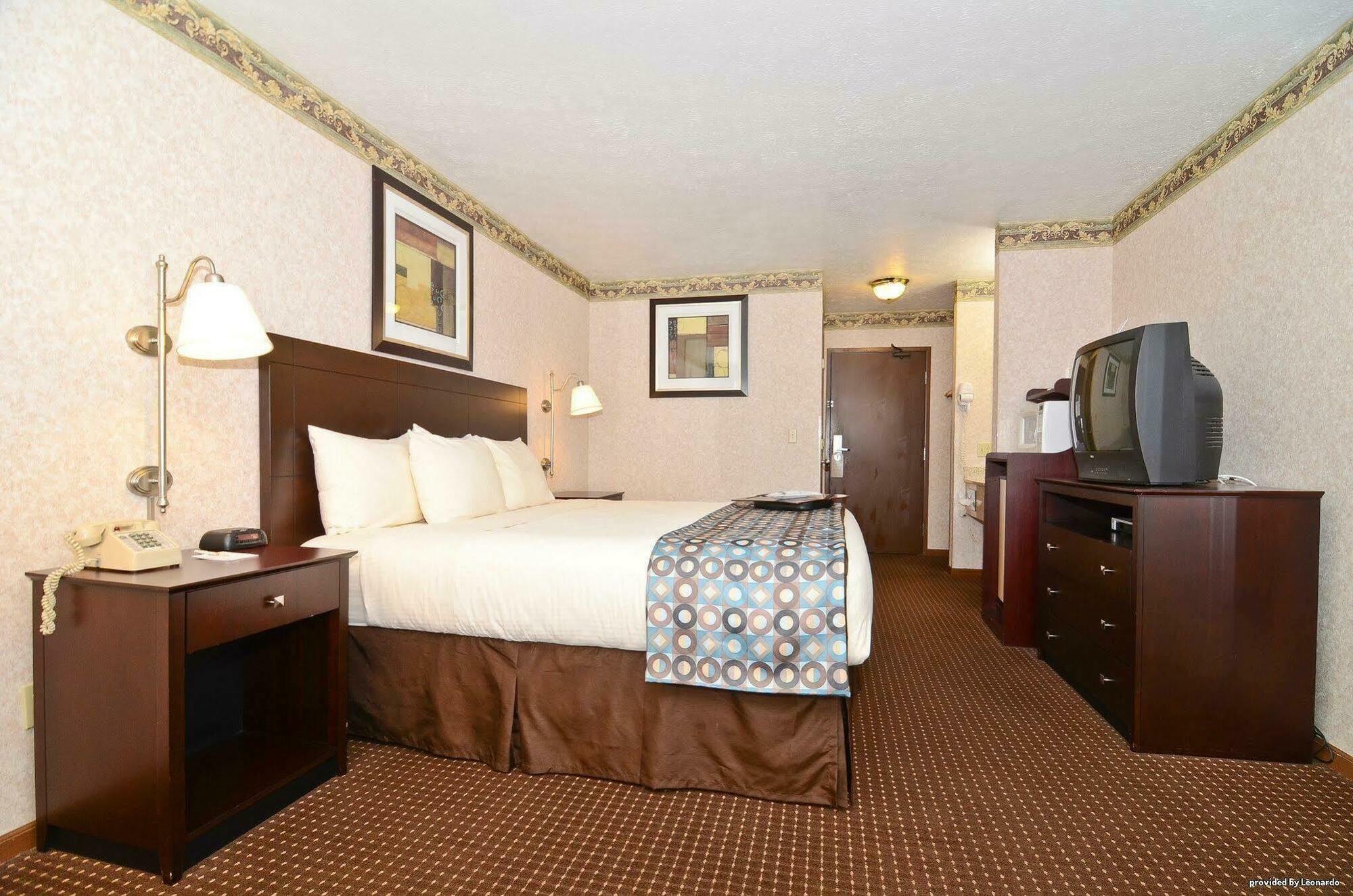 Baymont By Wyndham Danville Il Екстериор снимка