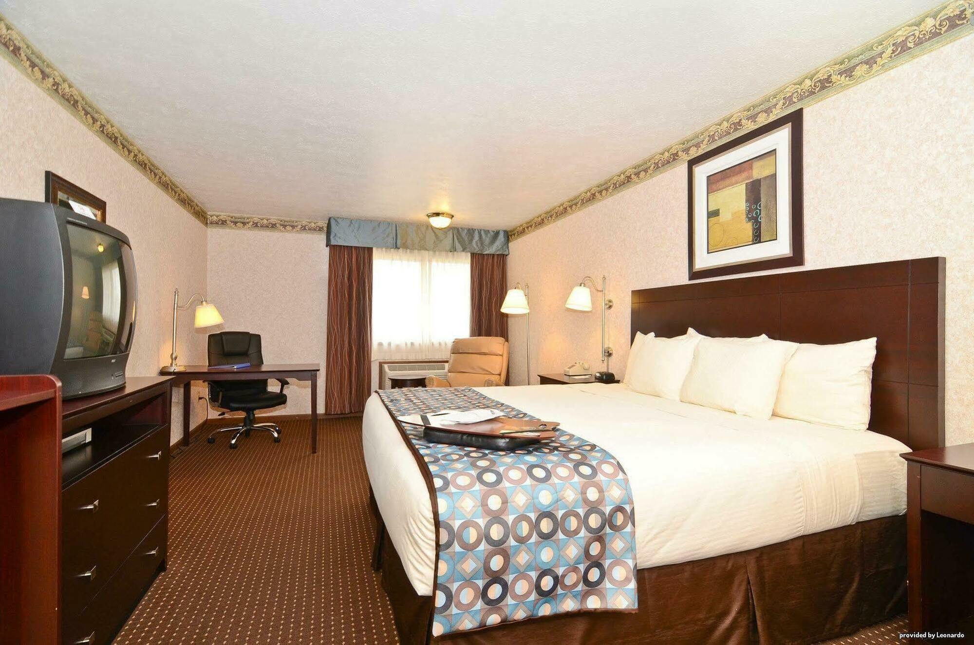 Baymont By Wyndham Danville Il Екстериор снимка